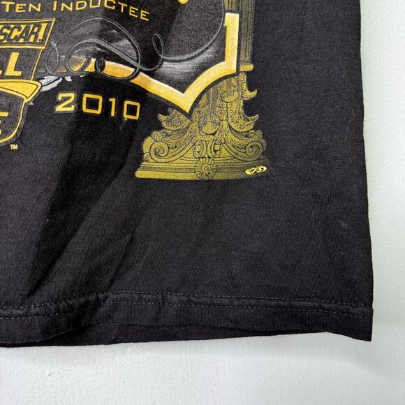 Dale Earnhardt NASCAR 2010 Inagural Class Hall of Fame Graphic T-Shirt Men's M - Picture 6 of 12